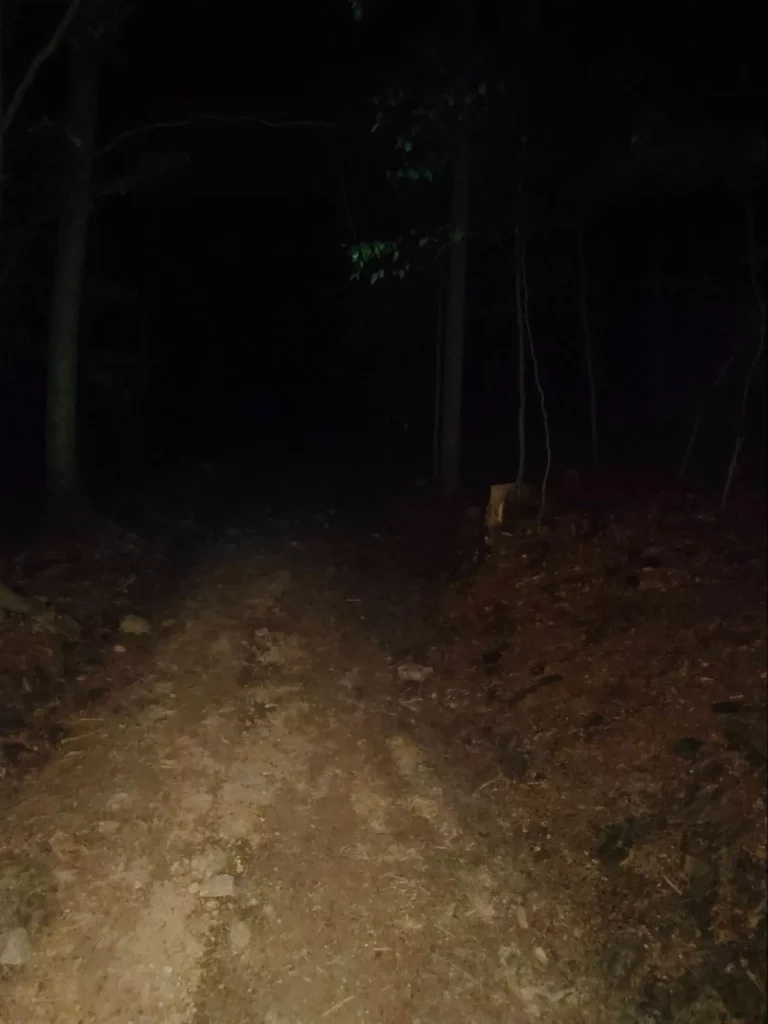 trasa na lubomir nocą