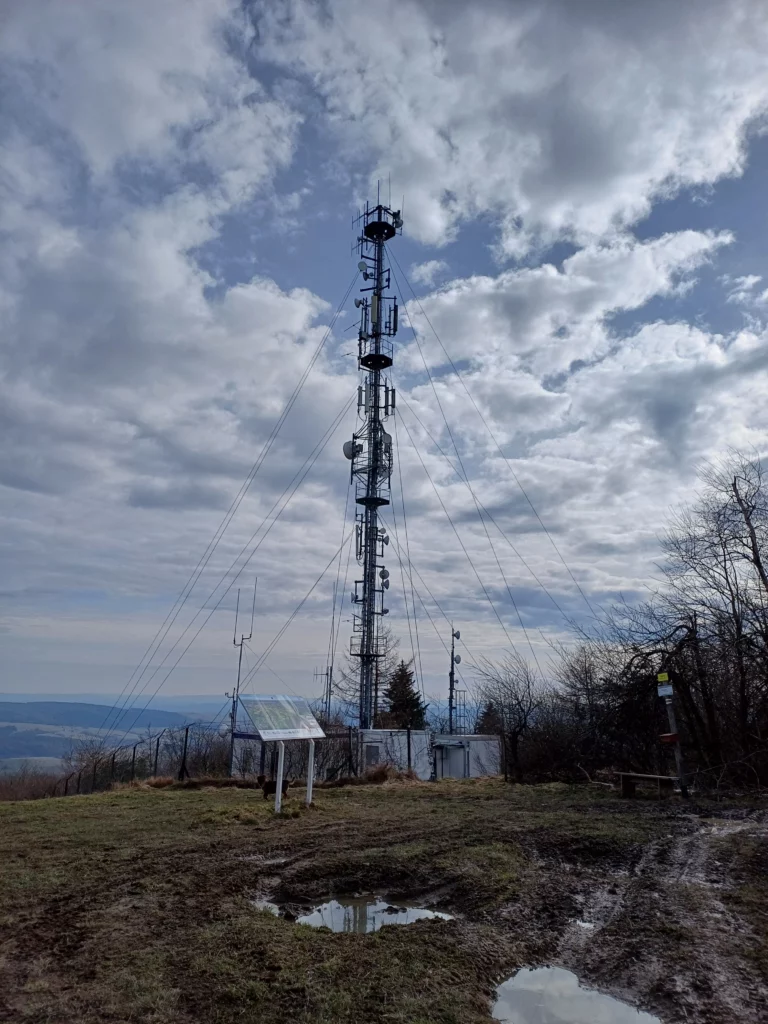 maszt telefonii komórkowej